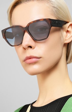 Женские солнцезащитные очки DIOR коричневого цвета по цене 22350 руб., арт. DI0RID1 086 | Фото 2 Женские солнцезащитные очки DIOR коричневого цвета, арт. DI0RID1 086 | Фото 2