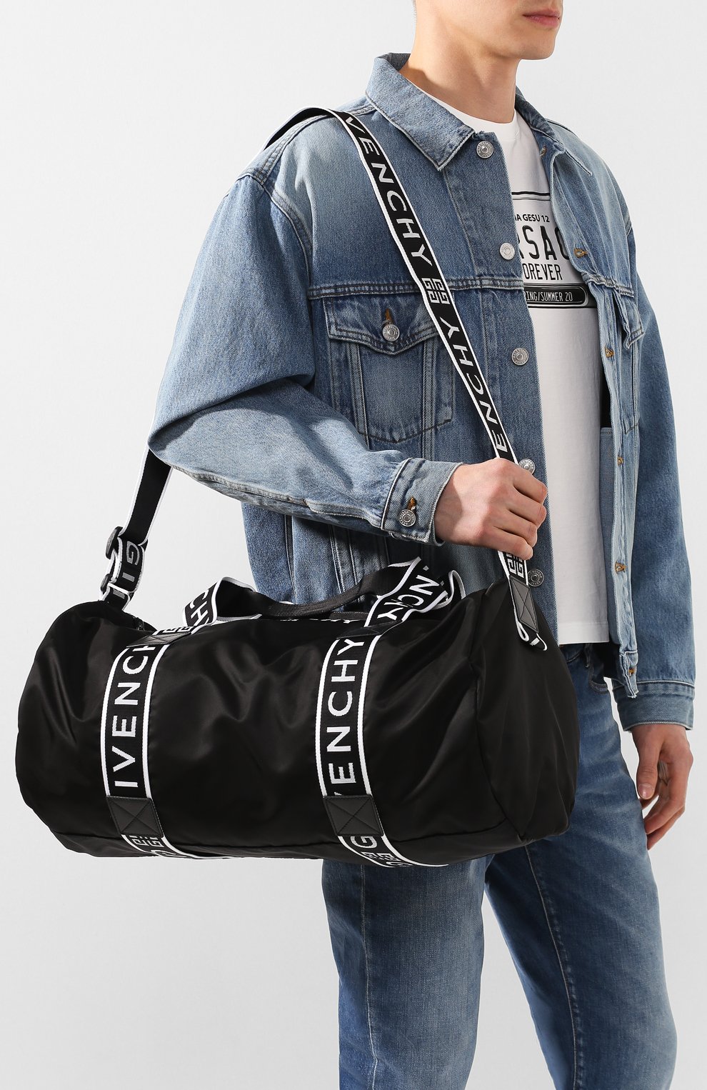 Мужская текстильная спортивная сумка GIVENCHY черного цвета по цене 86250 руб., арт. BK506PK0B5 | Фото 5 Мужская текстильная спортивная сумка GIVENCHY черного цвета, арт. BK506PK0B5 | Фото 5 (Ремень/цепочка: На ремешке)