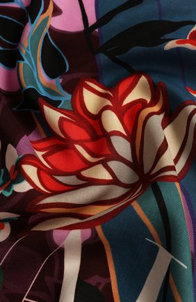 Женская шаль из смеси шерсти и шелка valentino garavani VALENTINO розового цвета по цене 38450 руб., арт. TW0EB104/SRT | Фото 2 Женская шаль из смеси шерсти и шелка valentino garavani VALENTINO розового цвета, арт. TW0EB104/SRT | Фото 2