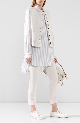 Женская хлопковая рубашка ANN DEMEULEMEESTER голубого цвета по цене 39900 руб., арт. 2001-2008-P-123-001 | Фото 2 Женская хлопковая рубашка ANN DEMEULEMEESTER голубого цвета, арт. 2001-2008-P-123-001 | Фото 2