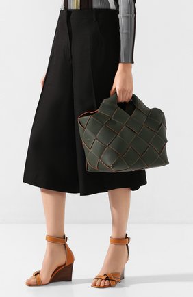 Женская сумка woven LOEWE хаки цвета по цене 225500 руб., арт. 321.12.L62 | Фото 2 Женская сумка woven LOEWE хаки цвета, арт. 321.12.L62 | Фото 2