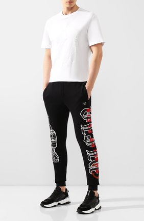 Мужской хлопковые джоггеры PHILIPP PLEIN черного цвета по цене 67950 руб., арт. P20C MJT1531 PJO002N | Фото 2 Мужской хлопковые джоггеры PHILIPP PLEIN черного цвета, арт. P20C MJT1531 PJO002N | Фото 2