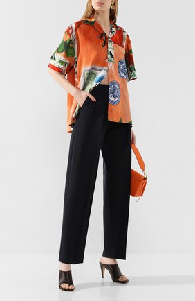 Женские брюки со стрелками VICTORIA, VICTORIA BECKHAM темно-синего цвета по цене 36500 руб., арт. 2120WTR000516C | Фото 2 Женские брюки со стрелками VICTORIA, VICTORIA BECKHAM темно-синего цвета, арт. 2120WTR000516C | Фото 2