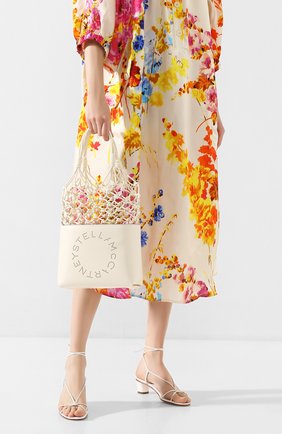 Женская сумка-тоут stella logo STELLA MCCARTNEY белого цвета по цене 49000 руб., арт. 700093/W8697 | Фото 2 Женская сумка-тоут stella logo STELLA MCCARTNEY белого цвета, арт. 700093/W8697 | Фото 2