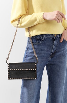 Женская сумка valentino garavani rockstud VALENTINO черного цвета по цене 63200 руб., арт. TW2P0T37/VSH | Фото 2 Женская сумка valentino garavani rockstud VALENTINO черного цвета, арт. TW2P0T37/VSH | Фото 2