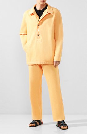 Мужская джинсовая рубашка JACQUEMUS оранжевого цвета по цене 42500 руб., арт. 205DE05/41270 | Фото 2 Мужская джинсовая рубашка JACQUEMUS оранжевого цвета, арт. 205DE05/41270 | Фото 2