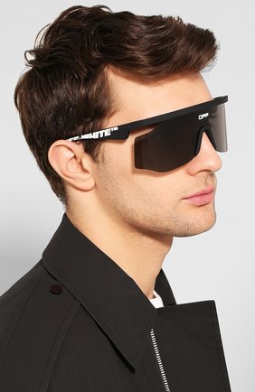 Мужские солнцезащитные очки OFF-WHITE черного цвета по цене 35400 руб., арт. 0MRI003S20I060411010 | Фото 2 Мужские солнцезащитные очки OFF-WHITE черного цвета, арт. 0MRI003S20I060411010 | Фото 2