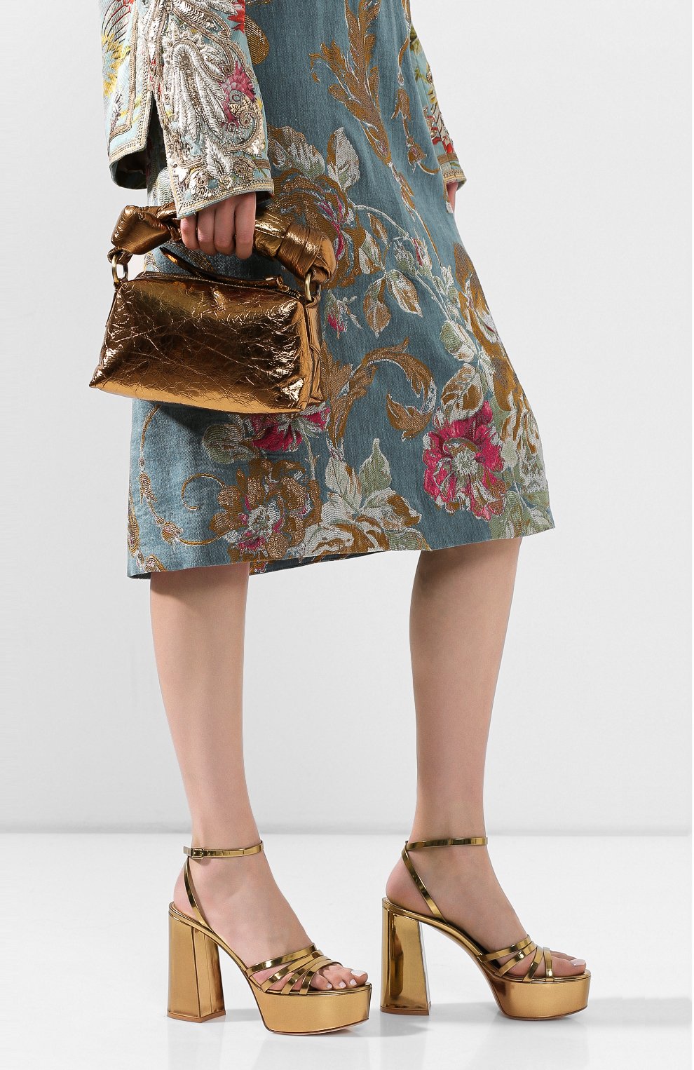 Женская сумка DRIES VAN NOTEN золотого цвета по цене 47500 руб., арт. 201-11500-251 | Фото 2 Женская сумка DRIES VAN NOTEN золотого цвета, арт. 201-11500-251 | Фото 2