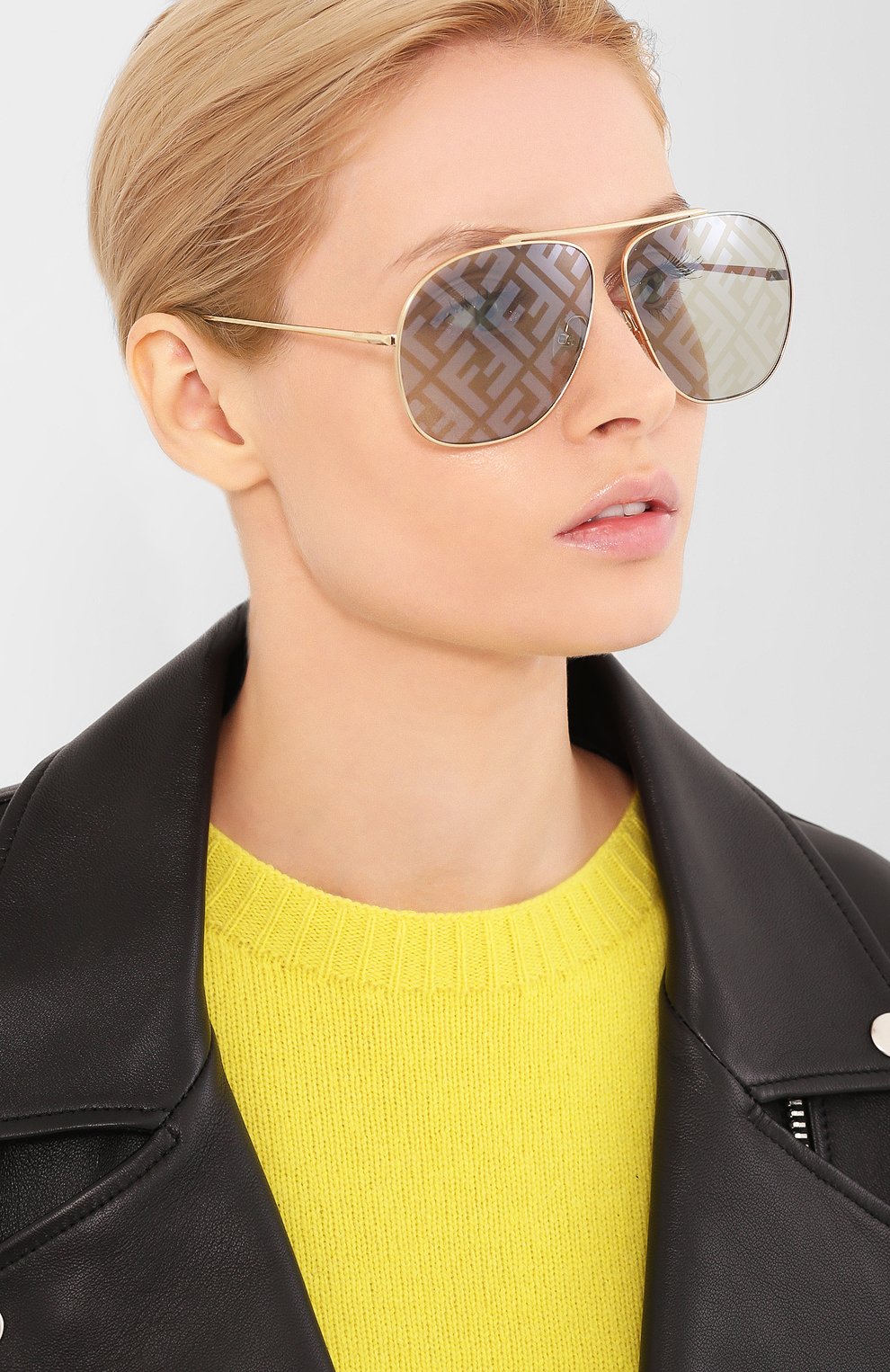 Женские солнцезащитные очки FENDI золотого цвета, арт. 0407/G PEF | Фото 2 (Тип очков: С/з; Очки форма: Авиаторы, Over-size; Оптика Гендер: оптика-унисекс)