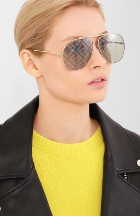 Женские солнцезащитные очки FENDI золотого цвета, арт. 0407/G PEF | Фото 2 (Тип очков: С/з; Очки форма: Авиаторы, Over-size; Оптика Гендер: оптика-унисекс)