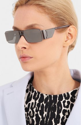 Женские солнцезащитные очки GIVENCHY серого цвета по цене 24200 руб., арт. 7165 KB7 | Фото 2 Женские солнцезащитные очки GIVENCHY серого цвета, арт. 7165 KB7 | Фото 2 (Тип очков: С/з; Оптика Гендер: оптика-унисекс; Очки форма: Узкие, D-форма)