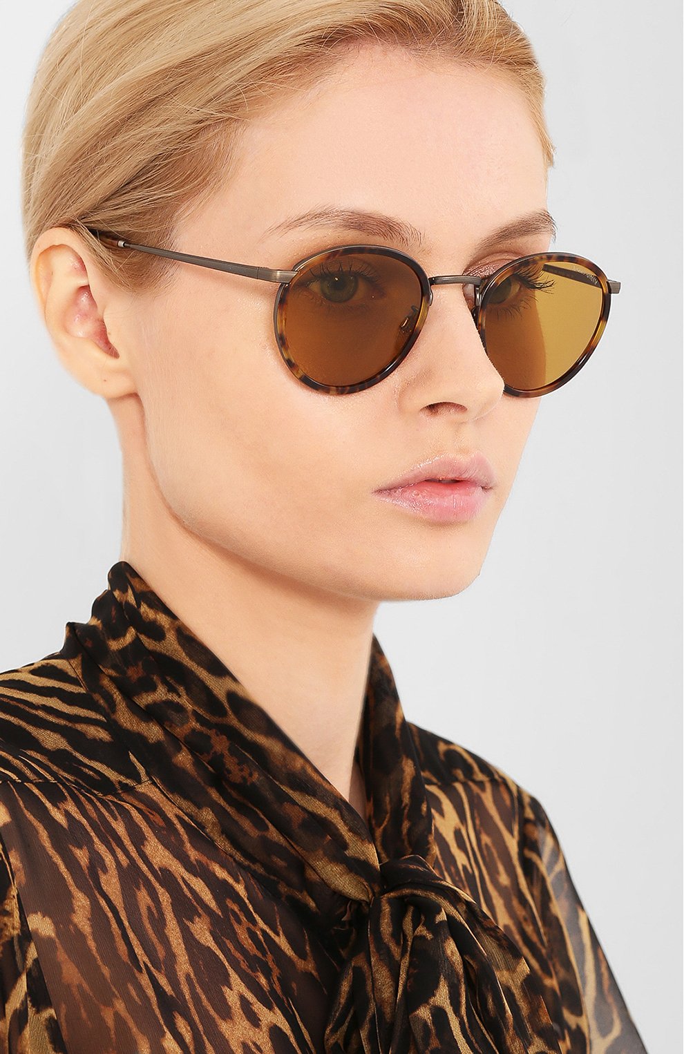 Женские солнцезащитные очки GIORGIO ARMANI коричневого цвета по цене 22900 руб., арт. 101M-3292R9 | Фото 2 Женские солнцезащитные очки GIORGIO ARMANI коричневого цвета, арт. 101M-3292R9 | Фото 2