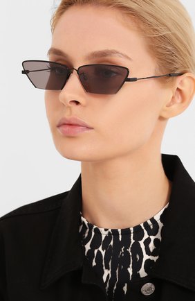 Женские солнцезащитные очки MCQ SWALLOW черного цвета, арт. MQ0259S 001 | Фото 2 (Тип очков: С/з; Региональные ограничения белый список (Axapta Mercury): RU; Очки форма: Узкие; Оптика Гендер: оптика-женское)
