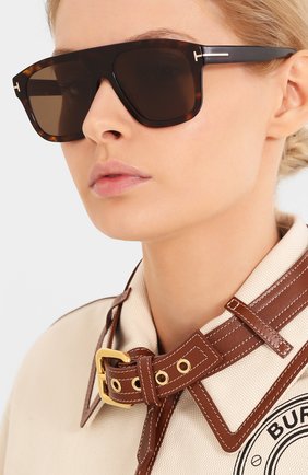 Женские солнцезащитные очки TOM FORD коричневого цвета по цене 24700 руб., арт. TF777 52H | Фото 2 Женские солнцезащитные очки TOM FORD коричневого цвета, арт. TF777 52H | Фото 2 (Тип очков: С/з; Очки форма: Прямоугольные, D-форма; Оптика Гендер: оптика-мужское)