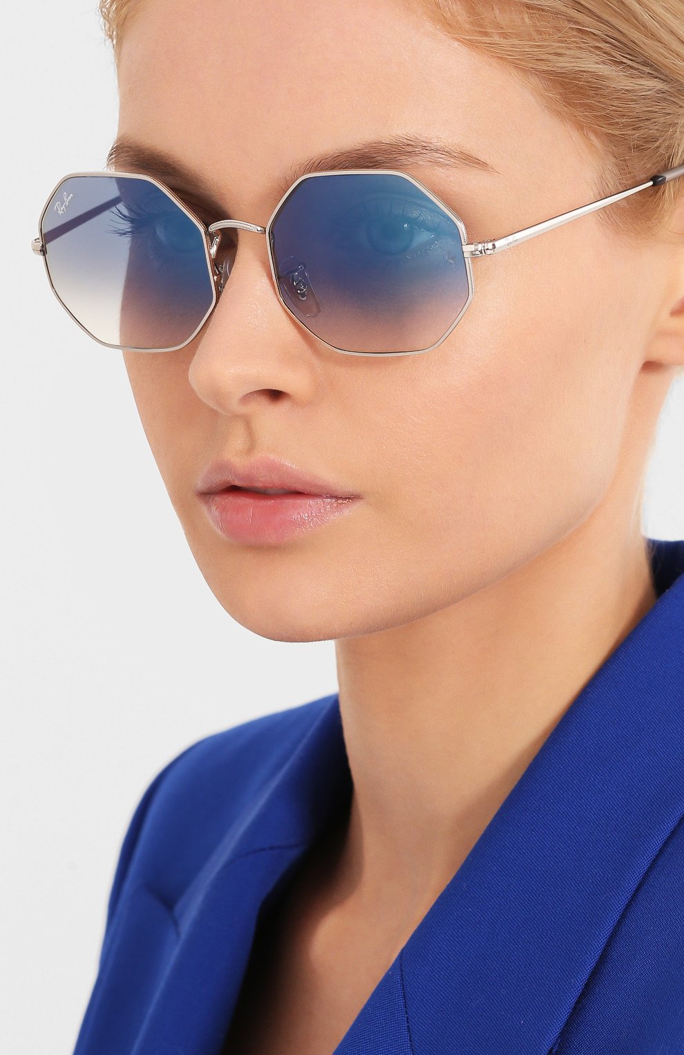 Женские солнцезащитные очки RAY-BAN голубого цвета по цене 0 руб., арт. 1972-91493F | Фото 2 Женские солнцезащитные очки RAY-BAN голубого цвета, арт. 1972-91493F | Фото 2 (Кросс-КТ: С/з-унисекс; Региональные ограничения белый список (Axapta Mercury): RU; Тип очков: С/з; Очки форма: Креативные; Оптика Гендер: оптика-унисекс)