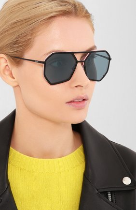 Мужские солнцезащитные очки PRADA черного цвета по цене 23200 руб., арт. 62XS-1B004B | Фото 2 Мужские солнцезащитные очки PRADA черного цвета, арт. 62XS-1B004B | Фото 2