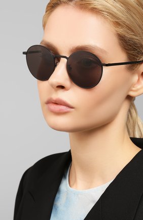 Женские солнцезащитные очки SAINT LAURENT черного цвета по цене 29300 руб., арт. SL 250 SLIM 005 53 | Фото 2 Женские солнцезащитные очки SAINT LAURENT черного цвета, арт. SL 250 SLIM 005 53 | Фото 2