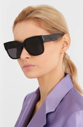 Женские солнцезащитные очки DIOR черного цвета по цене 22350 руб., арт. DI0RID1F 807 | Фото 2 Женские солнцезащитные очки DIOR черного цвета, арт. DI0RID1F 807 | Фото 2