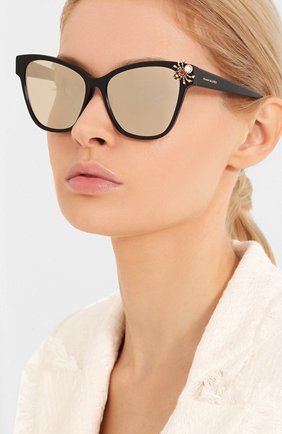 Женские солнцезащитные очки ALEXANDER MCQUEEN черного цвета по цене 29950 руб., арт. AM0269S-002 | Фото 2 Женские солнцезащитные очки ALEXANDER MCQUEEN черного цвета, арт. AM0269S-002 | Фото 2