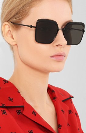 Женские солнцезащитные очки ALEXANDER MCQUEEN черного цвета по цене 32250 руб., арт. AM0222SK-001 | Фото 2 Женские солнцезащитные очки ALEXANDER MCQUEEN черного цвета, арт. AM0222SK-001 | Фото 2