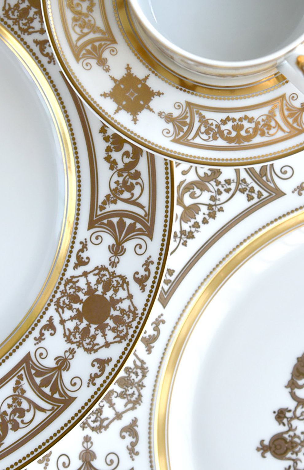 Мужского блюдо aux rois or BERNARDAUD золотого цвета по цене 75900 руб., арт. 1847/115 | Фото 2 Мужского блюдо aux rois or BERNARDAUD золотого цвета, арт. 1847/115 | Фото 2