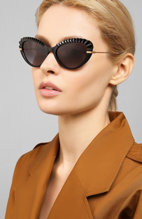 Женские солнцезащитные очки DOLCE & GABBANA черного цвета по цене 18000 руб., арт. 6133-501/8G | Фото 2 Женские солнцезащитные очки DOLCE & GABBANA черного цвета, арт. 6133-501/8G | Фото 2