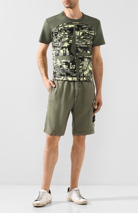 Мужские льняные шорты STONE ISLAND хаки цвета по цене 17950 руб., арт. 7215L0301 | Фото 2 Мужские льняные шорты STONE ISLAND хаки цвета, арт. 7215L0301 | Фото 2