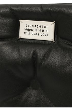 Женский клатч glam slam MAISON MARGIELA черного цвета по цене 109500 руб., арт. S56WF0095/PR818 | Фото 3 Женский клатч glam slam MAISON MARGIELA черного цвета, арт. S56WF0095/PR818 | Фото 3 (Размер: medium; Материал: Натуральная кожа; Женское Кросс-КТ: Клатч-клатчи)