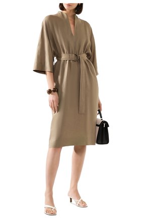 Женское льняное платье LORO PIANA хаки цвета по цене 207000 руб., арт. FAL1286 | Фото 2 Женское льняное платье LORO PIANA хаки цвета, арт. FAL1286 | Фото 2