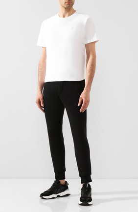 Мужской хлопковые джоггеры VERSACE JEANS COUTURE черного цвета по цене 22300 руб., арт. A2GVB131-VUM321/HRT33 | Фото 2 Мужской хлопковые джоггеры VERSACE JEANS COUTURE черного цвета, арт. A2GVB131-VUM321/HRT33 | Фото 2