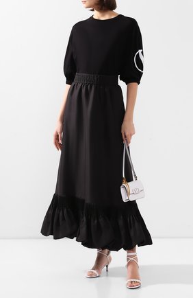Женская хлопковая футболка VALENTINO черно-белого цвета по цене 43400 руб., арт. TB0MG05T5F8 | Фото 2 Женская хлопковая футболка VALENTINO черно-белого цвета, арт. TB0MG05T5F8 | Фото 2