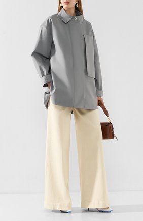 Женская хлопковая куртка JACQUEMUS серого цвета по цене 67300 руб., арт. 201C006/16920 | Фото 2 Женская хлопковая куртка JACQUEMUS серого цвета, арт. 201C006/16920 | Фото 2