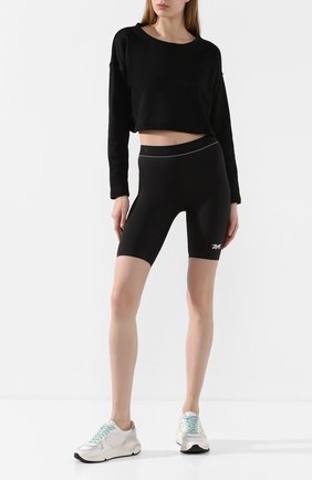 Шорты Reebok x Victoria Beckham | Фото №2 Шорты Reebok x Victoria Beckham | Фото №2