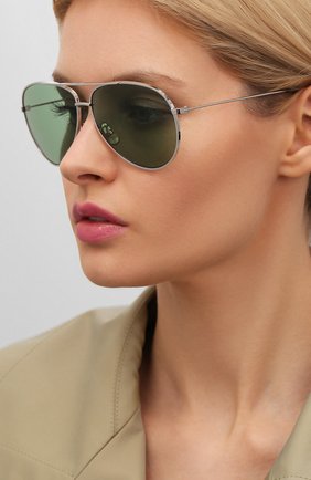 Женские солнцезащитные очки CELINE EYEWEAR серебряного цвета по цене 23200 руб., арт. CL40062U 16N | Фото 2 Женские солнцезащитные очки CELINE EYEWEAR серебряного цвета, арт. CL40062U 16N | Фото 2