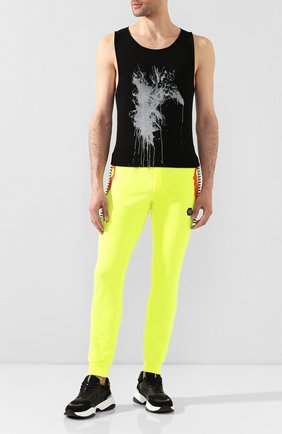 Мужской хлопковые джоггеры PHILIPP PLEIN желтого цвета по цене 72480 руб., арт. P20C MJT1500 PJO002N | Фото 2 Мужской хлопковые джоггеры PHILIPP PLEIN желтого цвета, арт. P20C MJT1500 PJO002N | Фото 2