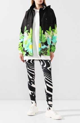 Женская куртка 0 moncler richard quinn MONCLER GENIUS разноцветного цвета по цене 104700 руб., арт. F1-09F-1A704-00-539WL | Фото 2 Женская куртка 0 moncler richard quinn MONCLER GENIUS разноцветного цвета, арт. F1-09F-1A704-00-539WL | Фото 2