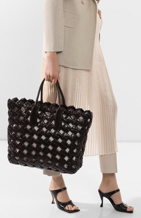 Женская сумка bv window BOTTEGA VENETA коричневого цвета по цене 364000 руб., арт. 608606/VCQJ1 | Фото 2 Женская сумка bv window BOTTEGA VENETA коричневого цвета, арт. 608606/VCQJ1 | Фото 2