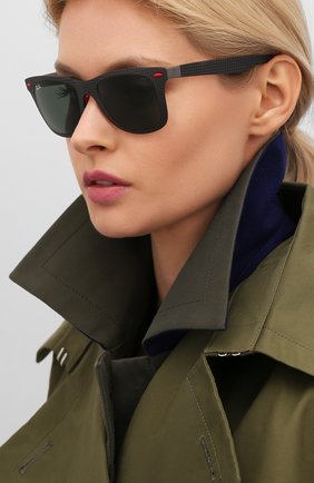 Женские солнцезащитные очки RAY-BAN черного цвета по цене 35300 руб., арт. 8395M-F05471 | Фото 2 Женские солнцезащитные очки RAY-BAN черного цвета, арт. 8395M-F05471 | Фото 2
