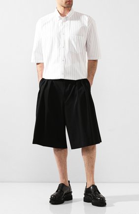 Мужские шерстяные шорты COMME DES GARCONS HOMME PLUS черного цвета по цене 31700 руб., арт. PE-P019-051 | Фото 2 Мужские шерстяные шорты COMME DES GARCONS HOMME PLUS черного цвета, арт. PE-P019-051 | Фото 2