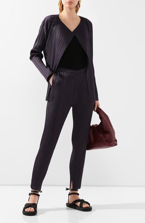 Женские брюки ISSEY MIYAKE серого цвета по цене 26200 руб., арт. PP06-JF186 | Фото 2 Женские брюки ISSEY MIYAKE серого цвета, арт. PP06-JF186 | Фото 2