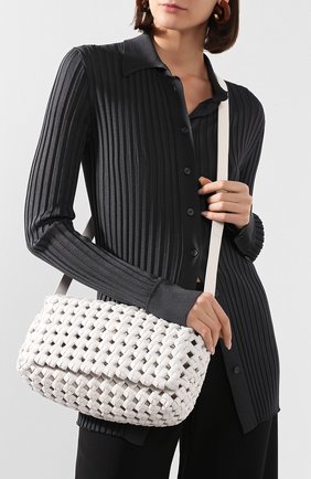 Женская сумка bv window BOTTEGA VENETA белого цвета по цене 307000 руб., арт. 603162/VCQD1 | Фото 2 Женская сумка bv window BOTTEGA VENETA белого цвета, арт. 603162/VCQD1 | Фото 2