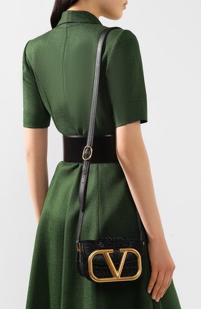 Женская сумка valentino garavani supervee VALENTINO черного цвета по цене 135500 руб., арт. TW0B0G45/LAX | Фото 2 Женская сумка valentino garavani supervee VALENTINO черного цвета, арт. TW0B0G45/LAX | Фото 2