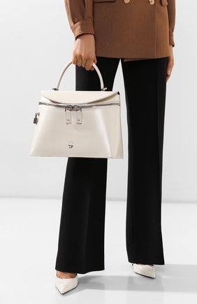 Женская сумка TOM FORD белого цвета по цене 222000 руб., арт. L1291P-LCL056 | Фото 2 Женская сумка TOM FORD белого цвета, арт. L1291P-LCL056 | Фото 2 (Материал: Натуральная кожа; Сумки-технические: Сумки top-handle, Сумки через плечо; Размер: medium)
