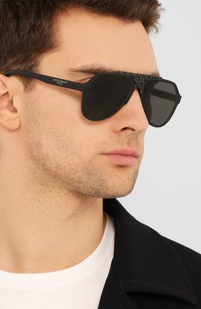 Мужские солнцезащитные очки DOLCE & GABBANA черного цвета по цене 14800 руб., арт. 6128-252587 | Фото 2 Мужские солнцезащитные очки DOLCE & GABBANA черного цвета, арт. 6128-252587 | Фото 2