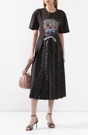 Женская хлопковая футболка MIU MIU черного цвета по цене 55500 руб., арт. MJN196-1WNO-F0002 | Фото 2 Женская хлопковая футболка MIU MIU черного цвета, арт. MJN196-1WNO-F0002 | Фото 2