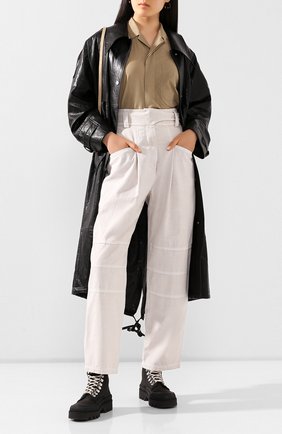 Женские хлопковые брюки LOW CLASSIC бежевого цвета по цене 19950 руб., арт. L0W20SS_PT11BE | Фото 2 Женские хлопковые брюки LOW CLASSIC бежевого цвета, арт. L0W20SS_PT11BE | Фото 2