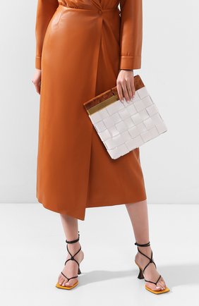 Женский клатч bv snap BOTTEGA VENETA белого цвета по цене 212000 руб., арт. 618131/VCQC3 | Фото 2 Женский клатч bv snap BOTTEGA VENETA белого цвета, арт. 618131/VCQC3 | Фото 2