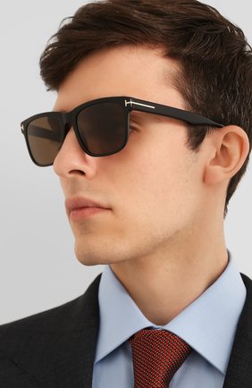 Мужские солнцезащитные очки TOM FORD черного цвета по цене 27200 руб., арт. TF775 | Фото 2 Мужские солнцезащитные очки TOM FORD черного цвета, арт. TF775 | Фото 2