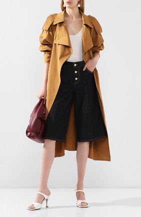 Женские джинсовые шорты BOTTEGA VENETA синего цвета по цене 89950 руб., арт. 618496/VF400 | Фото 2 Женские джинсовые шорты BOTTEGA VENETA синего цвета, арт. 618496/VF400 | Фото 2 (Материал внешний: Хлопок, Деним; Длина Ж (юбки, платья, шорты): Миди; Женское Кросс-КТ: Шорты-одежда; Кросс-КТ: Деним, Широкие; Стили: Кэжуэл; Региональные ограничения белый список (Axapta Mercury): RU)