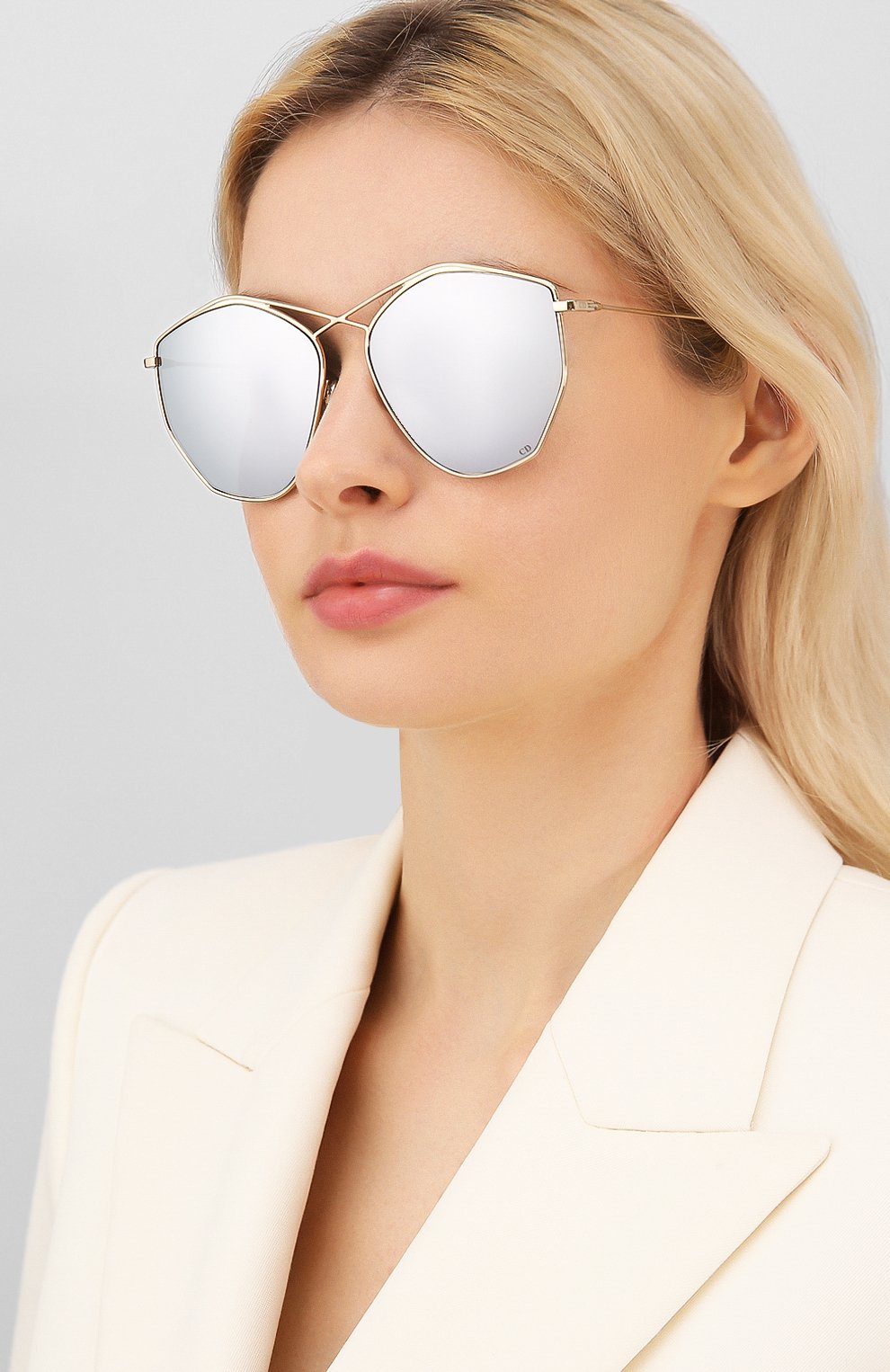 Женские солнцезащитные очки DIOR серого цвета по цене 26300 руб., арт. DI0RSTELLAIRE4 J5G DC | Фото 2 Женские солнцезащитные очки DIOR серого цвета, арт. DI0RSTELLAIRE4 J5G DC | Фото 2 (Тип очков: С/з; Оптика Гендер: оптика-женское; Очки форма: Over-size)